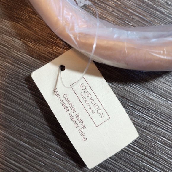 Louis Vuitton Monogram Cowhide Leather Garment Bag W/ Cover Hanger Paris France - Picture 4 of 15